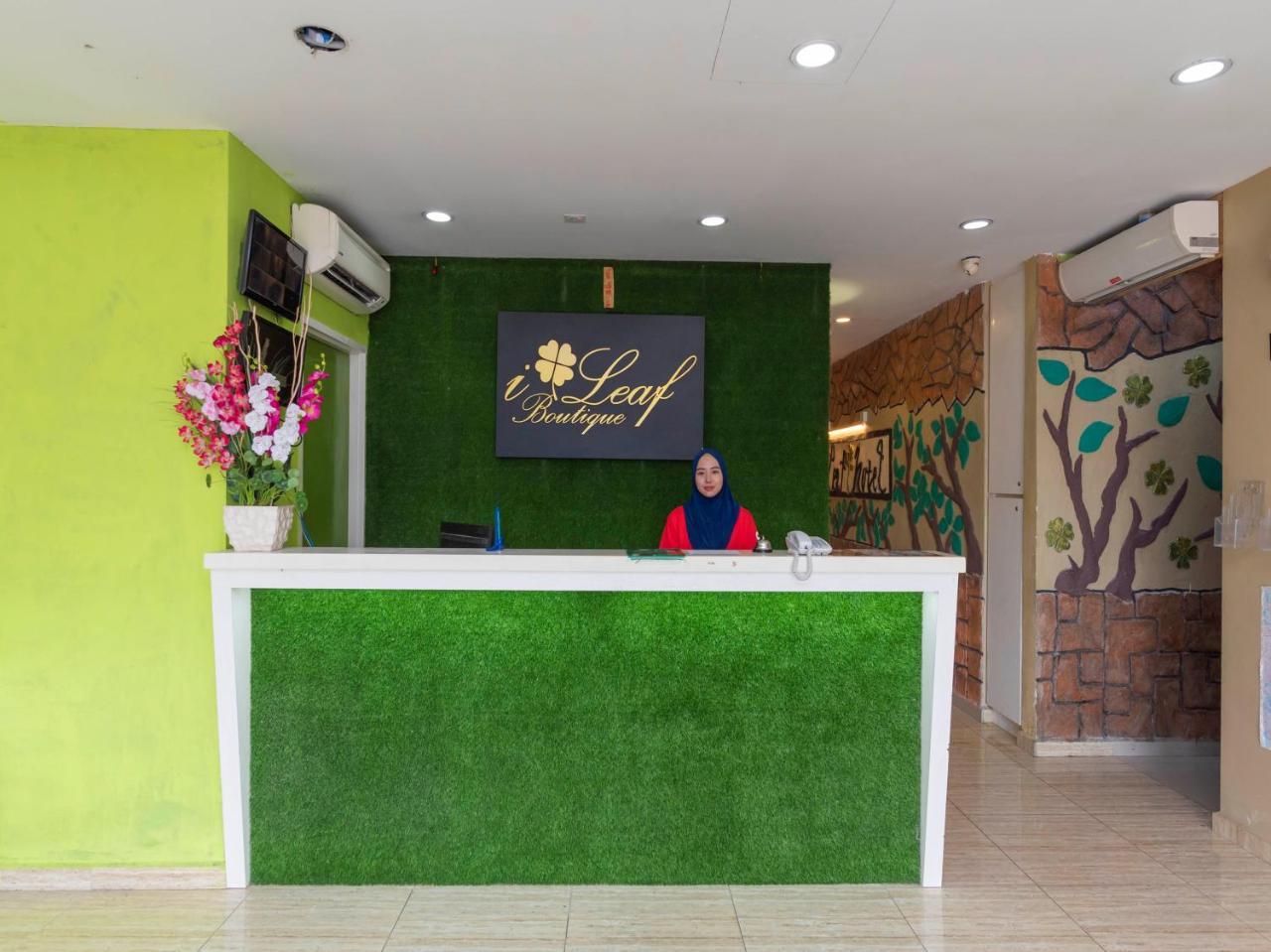 I Leaf Boutique Danga Bay